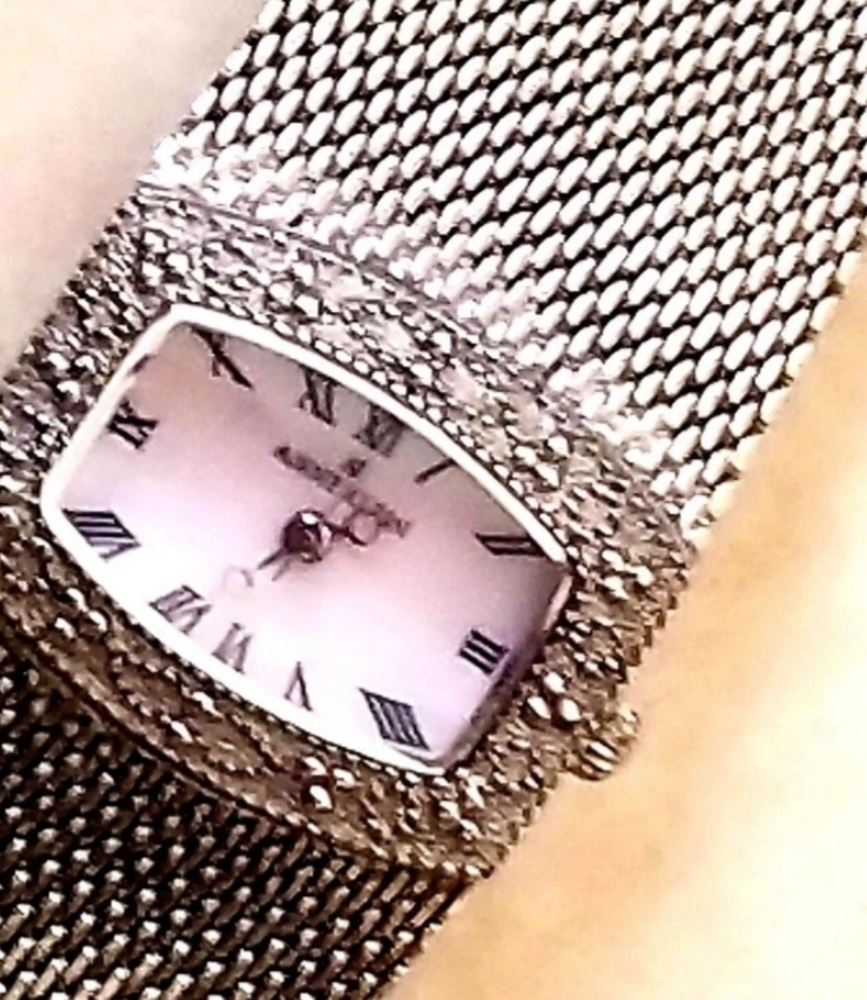 Vintage Anne Klein Womens Silver Mesh Watch w Pink MOP Face